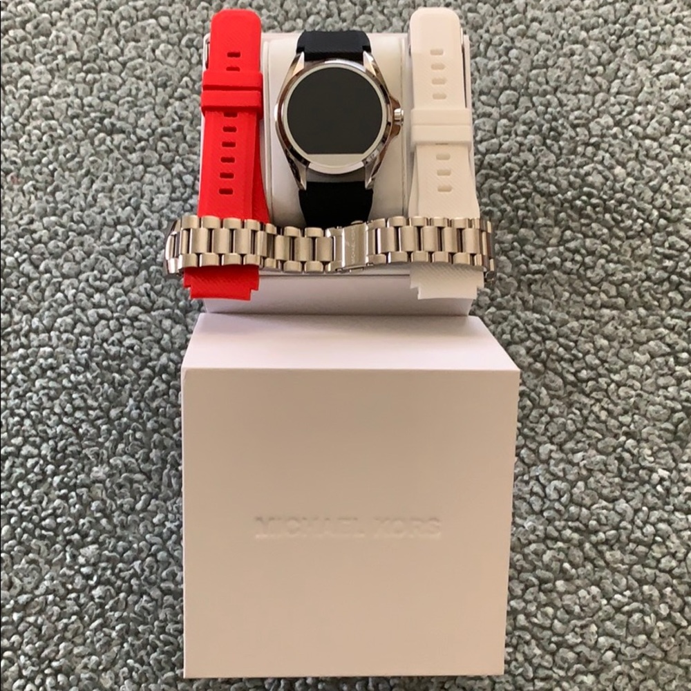 💜Michael Kors Access Smart Watch